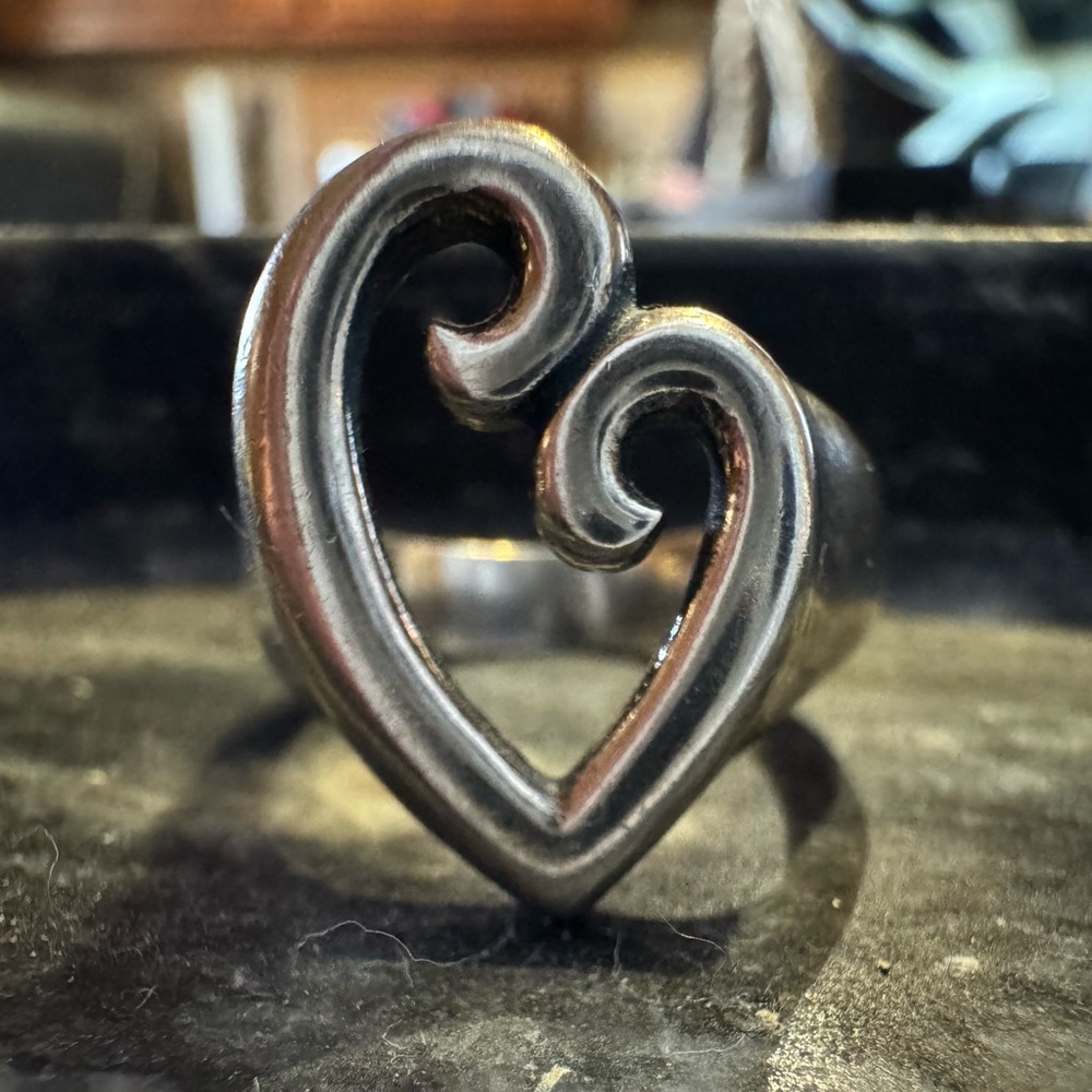 James Avery
Mother's Love Ring